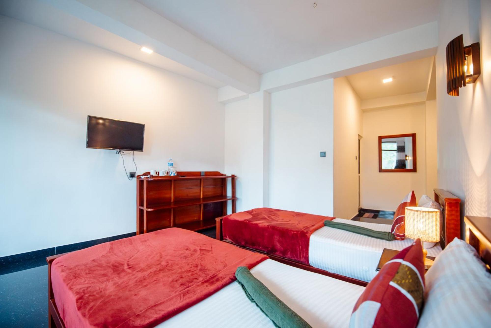 Adams Peak Inn Nallathanniya Luaran gambar